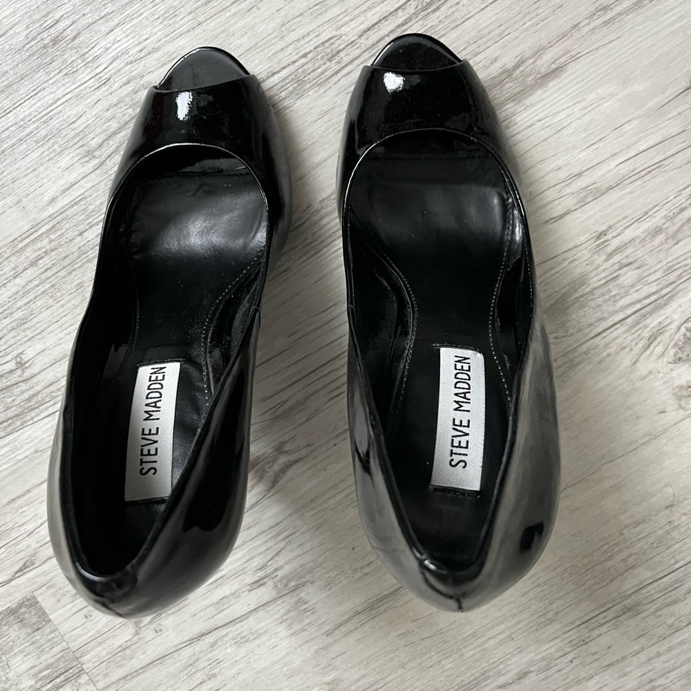 Steve Madden Black Patent Leather Heels 7.5